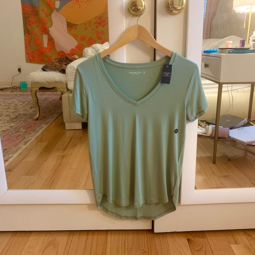 A&F V-Neck Tee NWT